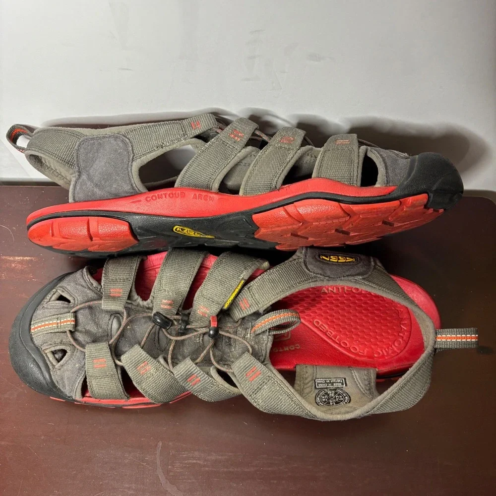 Keen Clearwater CNX Mens 14 Grey Red Waterproof Hiking Sport‎ Sandals CD 010114